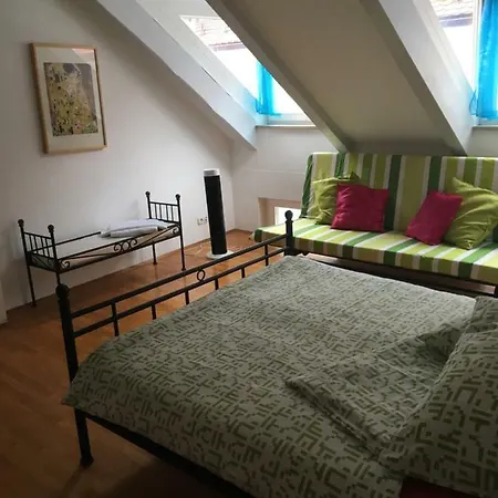 Wunderschone Galeriewohnung Im Herzen Regensburgs *